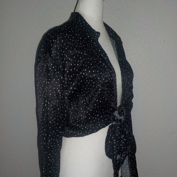 ZARA MS SZ X-LARGE BLACK WITH WHITE PIN DOT SATIN TIE FRONT SATIN CROPPED BLOUSE - Picture 9 of 10